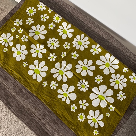 Big Bud Press - Bandana Daisy Olive Green - Picture 2 of 5